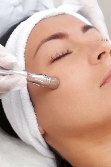 Exfoliación mecánica Elimina impurezas y células muertas.